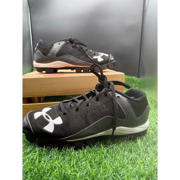 Under Armour- Black/ Gray - Cleats - Size 7.5M